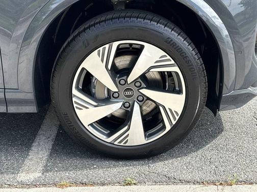 2025 Audi Q6 e-tron Premium Plus quattro
