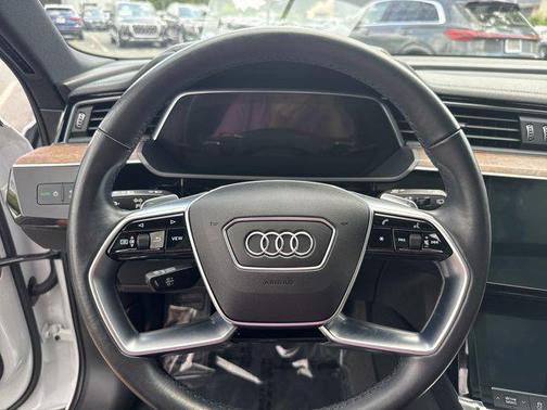 2022 Audi e-tron Premium