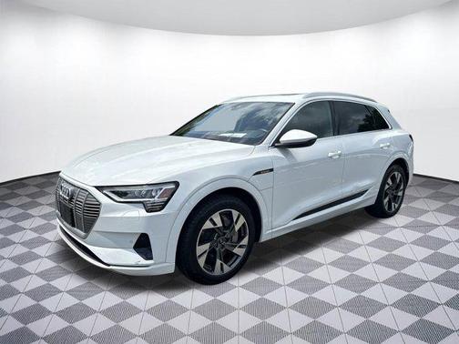 2022 Audi e-tron Premium