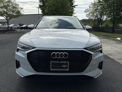 2022 Audi e-tron Premium