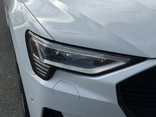 2022 Audi e-tron Premium