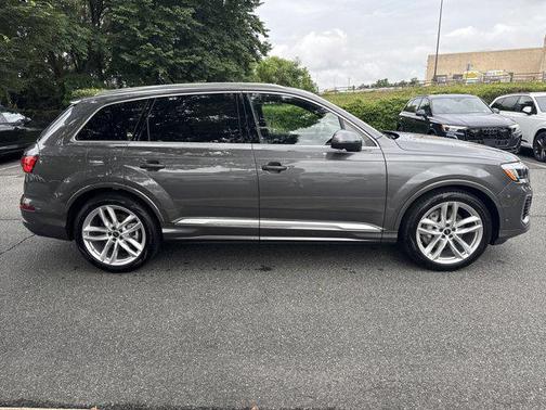 2025 Audi Q7 55 Premium Plus