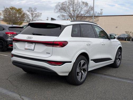 2025 Audi Q6 e-tron Premium Plus quattro
