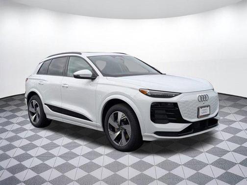 2025 Audi Q6 e-tron Premium Plus quattro