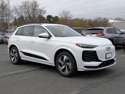 2025 Audi Q6 e-tron Premium Plus quattro
