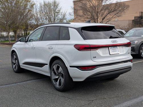 2025 Audi Q6 e-tron Premium Plus quattro