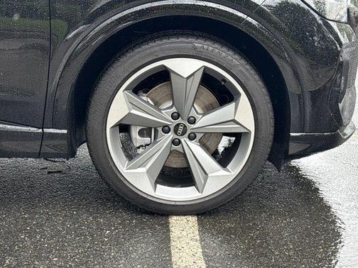 2025 Audi Q4 e-tron Premium Plus 55 quattro