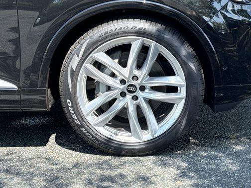 2025 Audi Q7 55 Premium Plus