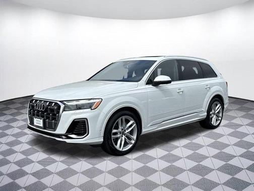 2025 Audi Q7 55 Premium Plus