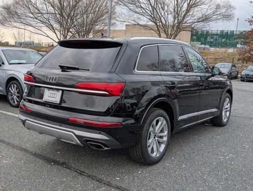 2025 Audi Q7 55 Premium Plus