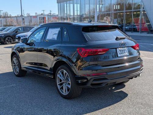 2025 Audi Q3 Premium 45 TFSI S line quattro Tiptronic