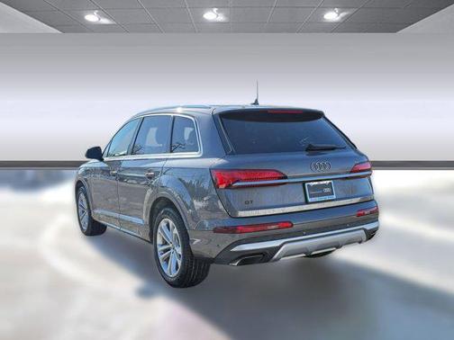 2025 Audi Q7 Premium 45 TFSI quattro Tiptronic