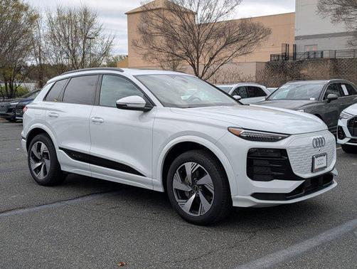 2025 Audi Q6 e-tron Premium Plus quattro