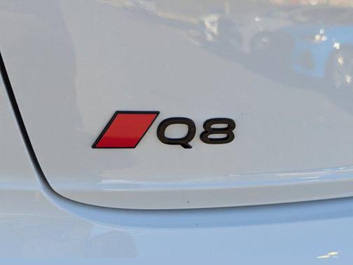 2025 Audi Q8 55 Premium Plus