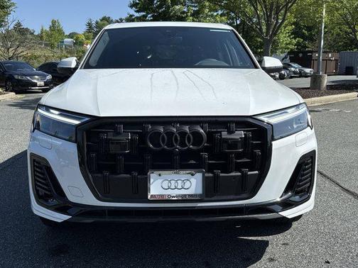 2025 Audi Q7 55 Premium Plus