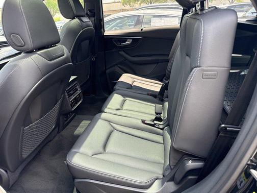 2025 Audi Q7 55 Premium Plus