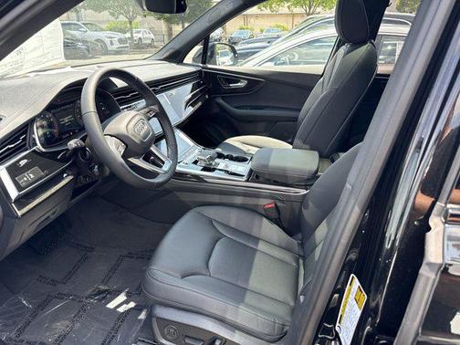 2025 Audi Q7 55 Premium Plus