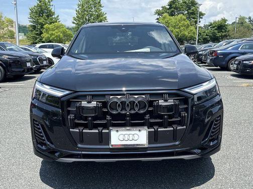 2025 Audi Q7 55 Premium Plus