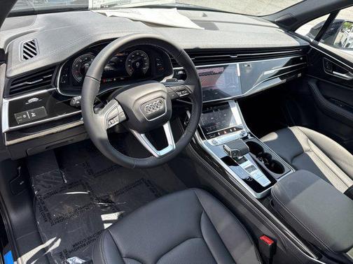 2025 Audi Q7 55 Premium Plus