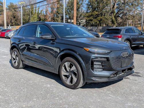 2025 Audi Q6 e-tron Premium Plus quattro