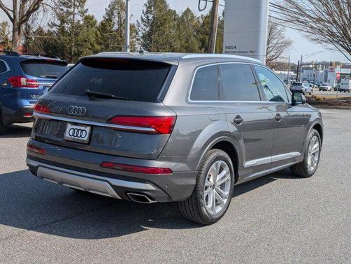2025 Audi Q7 45 Premium