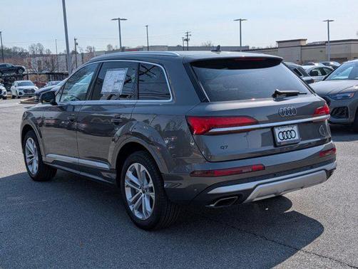 2025 Audi Q7 45 Premium