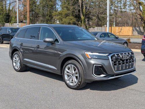 2025 Audi Q7 45 Premium