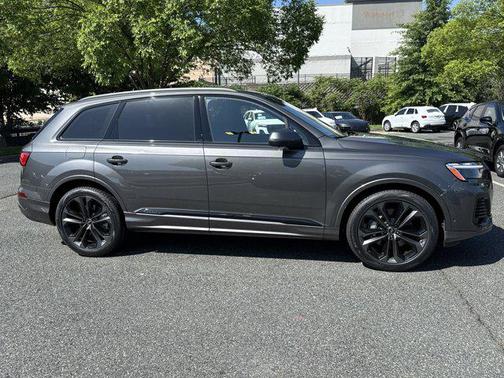 2025 Audi Q7 55 Premium Plus