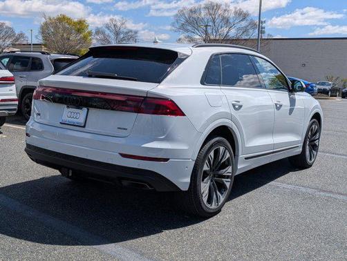 2025 Audi Q8 55 Premium