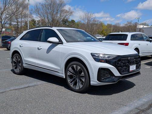 2025 Audi Q8 55 Premium