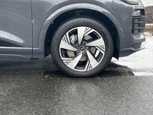 2025 Audi Q6 e-tron Premium Plus quattro