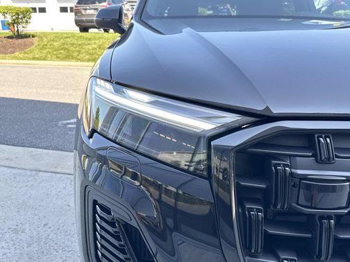 2025 Audi Q7 55 Premium Plus