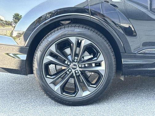 2025 Audi Q7 55 Premium Plus