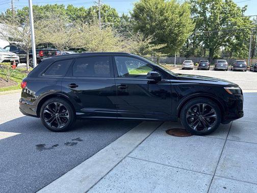 2025 Audi Q7 55 Premium Plus