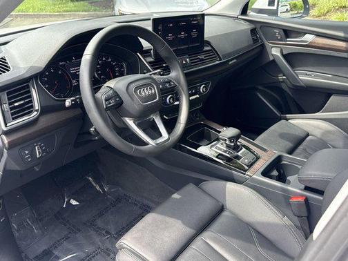 2024 Audi Q5 45 S line Premium