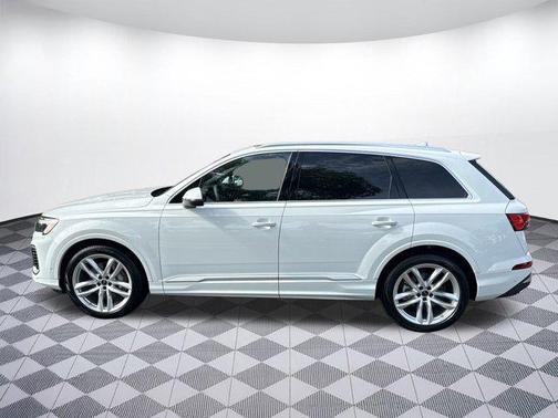 2025 Audi Q7 55 Premium Plus