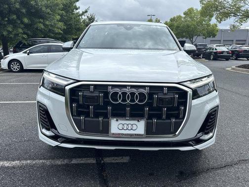 2025 Audi Q7 55 Premium Plus