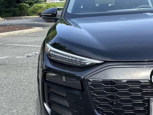 2025 Audi Q6 e-tron Prestige quattro