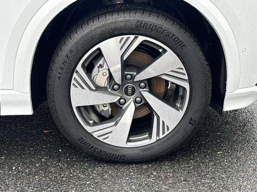 2025 Audi Q6 e-tron Premium Plus quattro