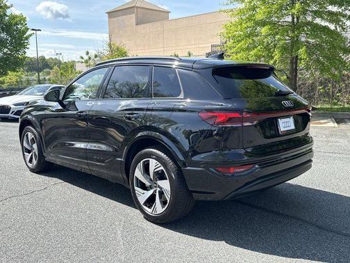 2025 Audi Q6 e-tron Premium Plus quattro