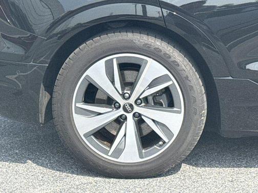 2024 Audi Q8 e-tron Premium Plus