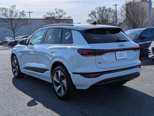 2025 Audi Q6 e-tron Premium Plus quattro
