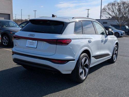 2025 Audi Q6 e-tron Premium Plus quattro