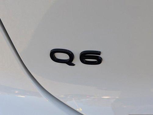 2025 Audi Q6 e-tron Premium Plus quattro