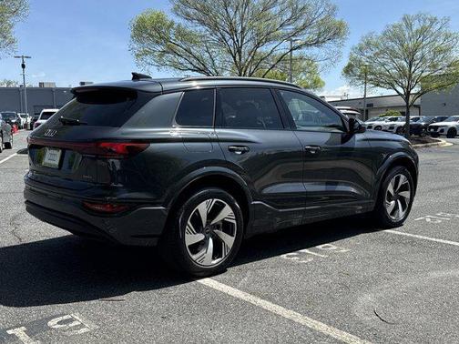 2025 Audi Q6 e-tron Premium Plus quattro