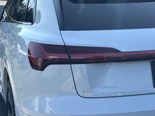 2021 Audi e-tron Premium