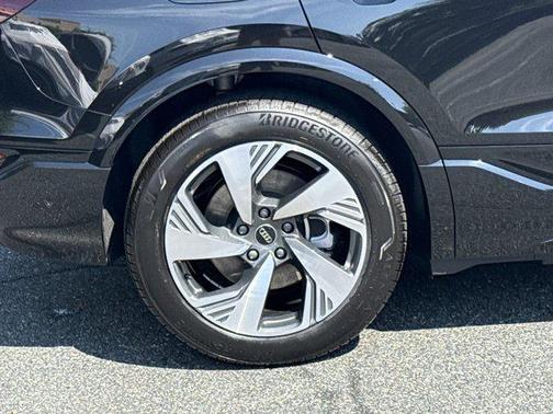 2025 Audi Q6 e-tron Prestige quattro