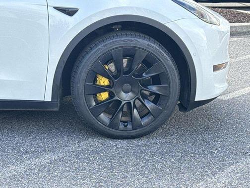 2022 Tesla Model Y Long Range Dual Motor All-Wheel Drive