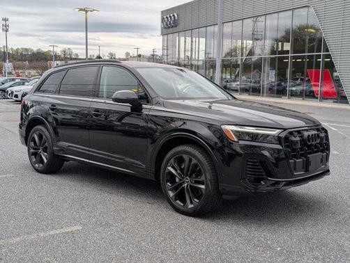 2025 Audi Q7 55 Premium Plus