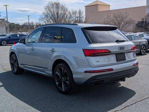 2025 Audi Q7 55 Premium Plus
